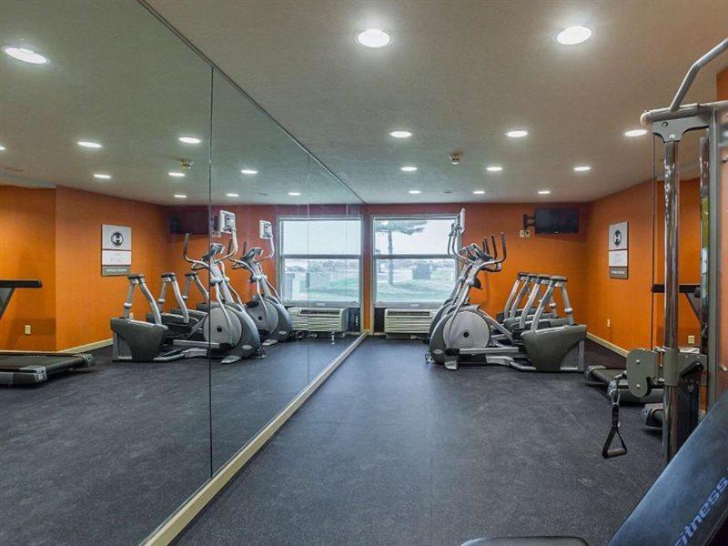 Clarion Inn & Suites Evansville Ngoại thất bức ảnh