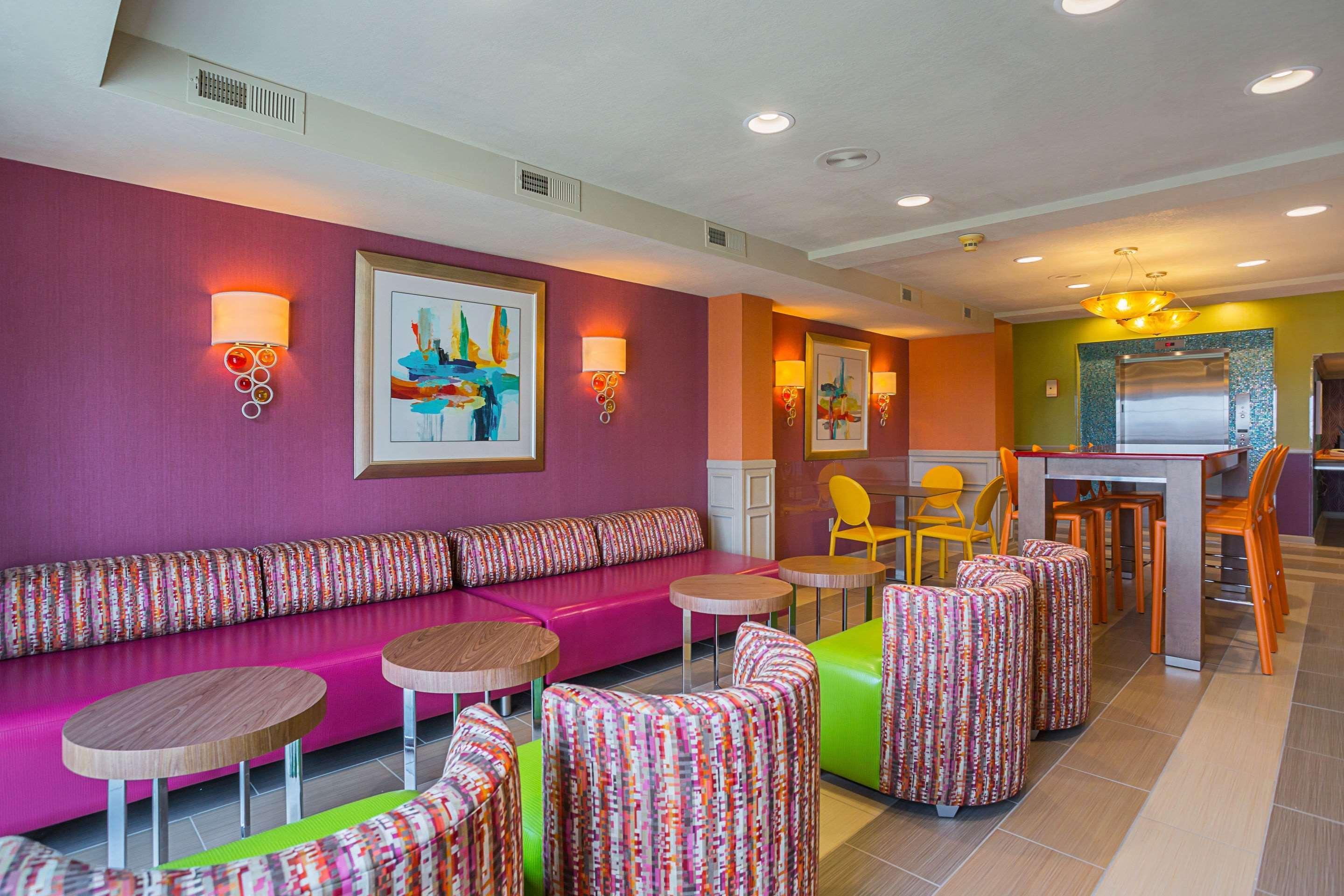 Clarion Inn & Suites Evansville Ngoại thất bức ảnh