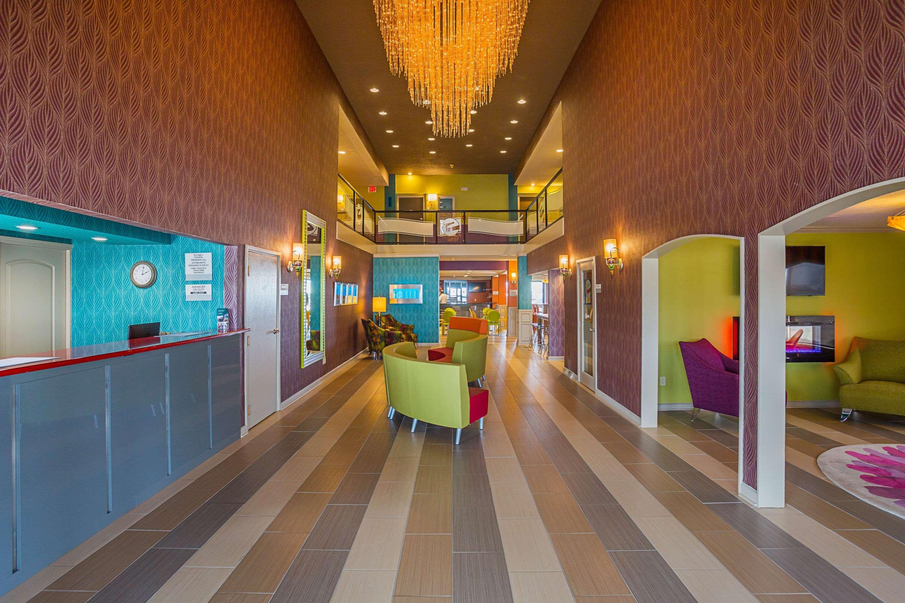 Clarion Inn & Suites Evansville Ngoại thất bức ảnh