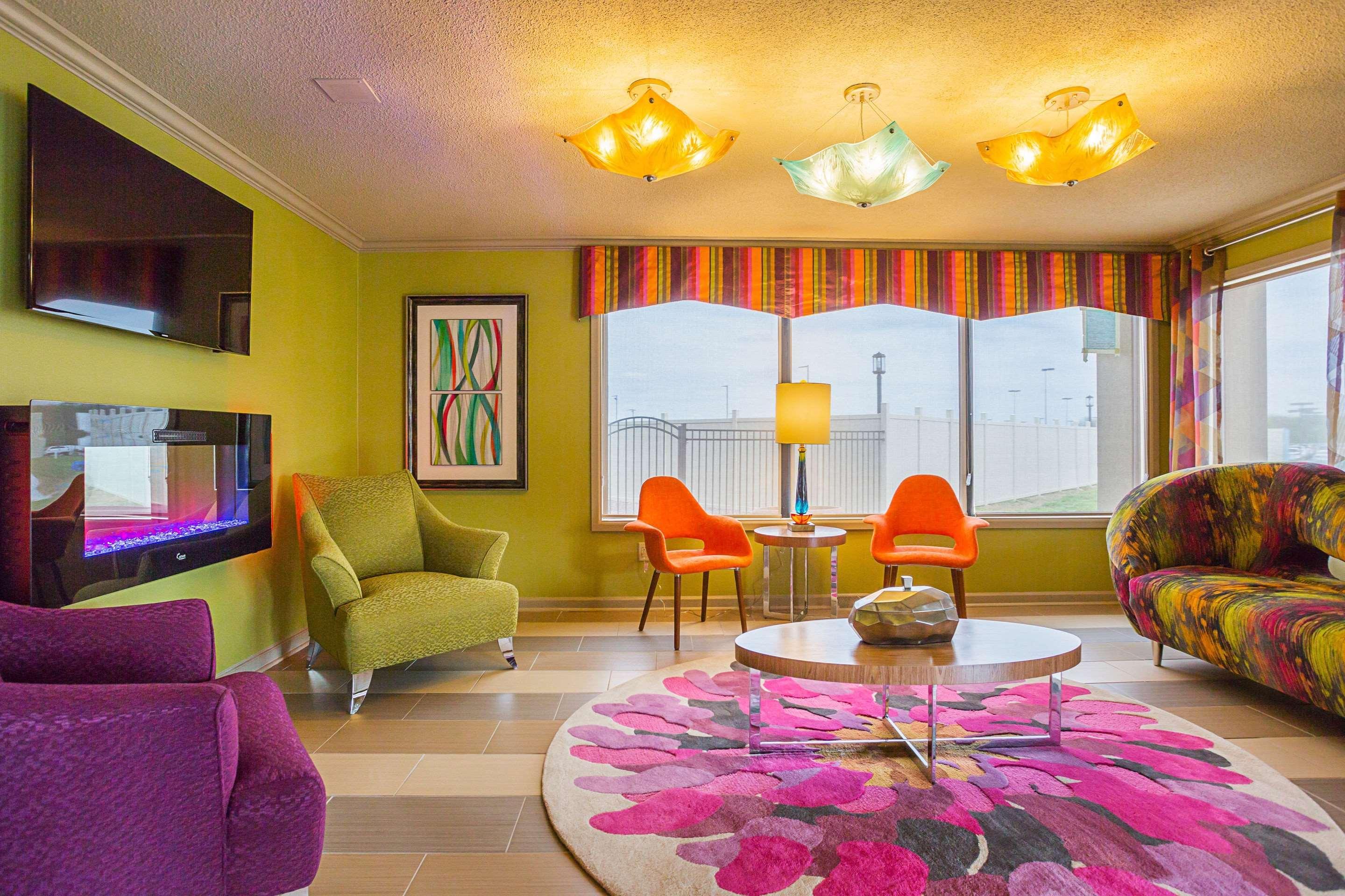 Clarion Inn & Suites Evansville Ngoại thất bức ảnh