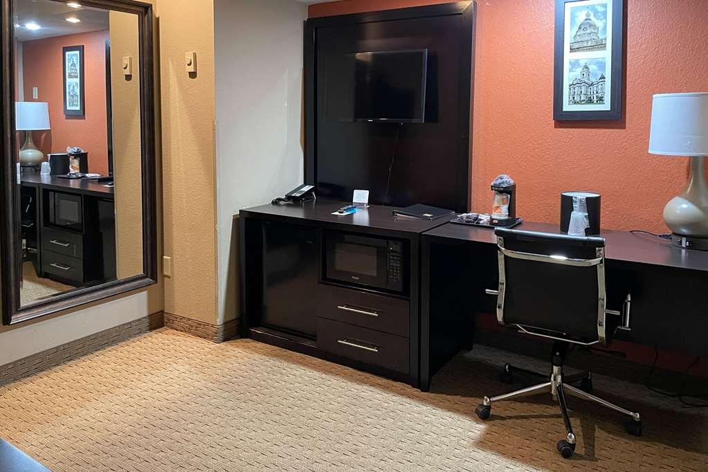 Clarion Inn & Suites Evansville Phòng bức ảnh